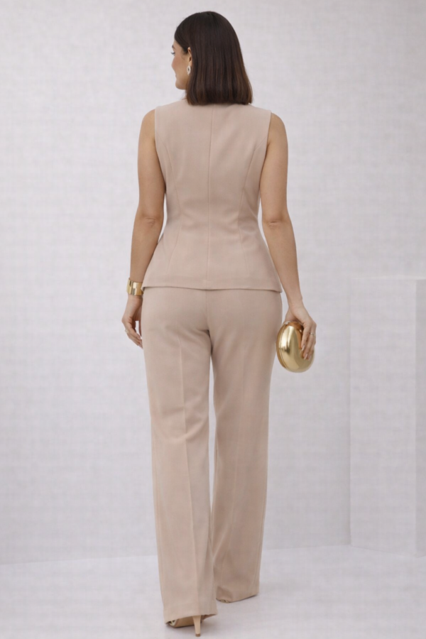 Conjunto Atena: Elegância Moderna e Sofisticação Atemporal